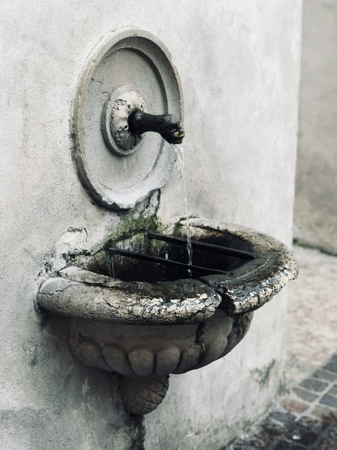 Reversal in water billing litigation: the fixed portion of the bill is justified by the legislation