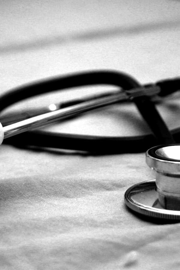 Actions de préférence et micro-holding familiale : le combo gagnant des professionnels libéraux de santé pour développer leur patrimoine